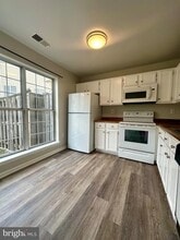 Building Photo - 8119 Bayonet Way