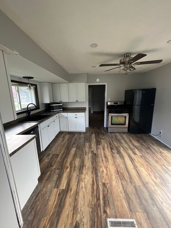 Building Photo - 2 Bedroom home available in Cherry Valley