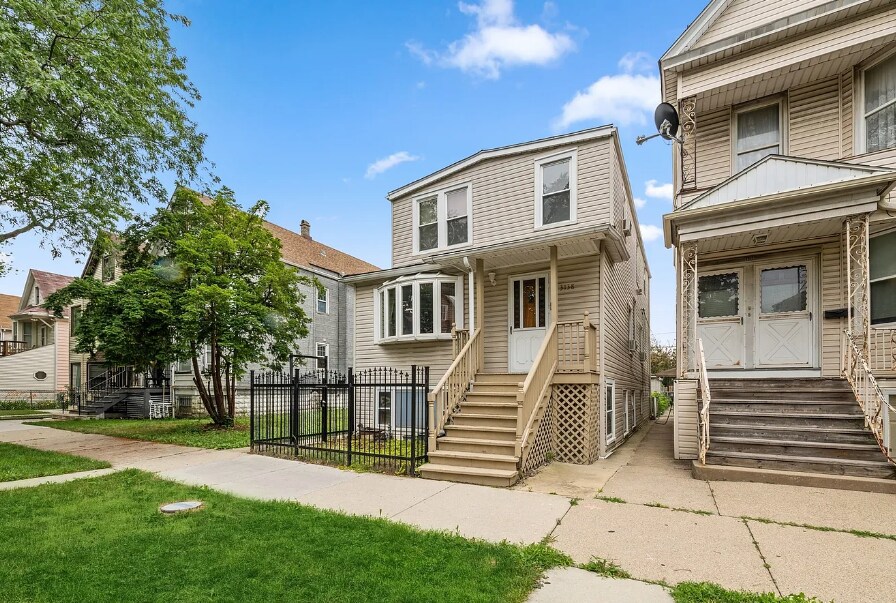 Primary Photo - 3138 N Saint Louis Ave
