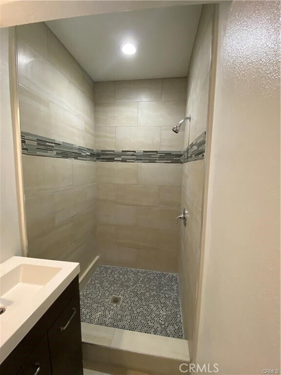 Foto del edificio - 7571 Wells Ave