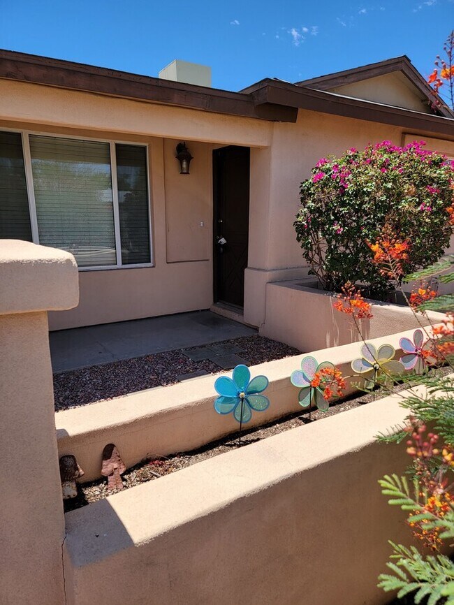 Building Photo - Gorgeous Home For Rent in Tempe!