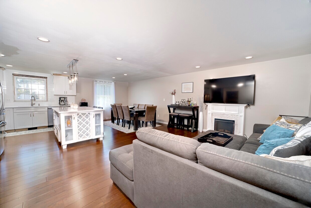 8003 Bamm Hollow Rd, Clay, NY 13041 House Rental in Clay, NY