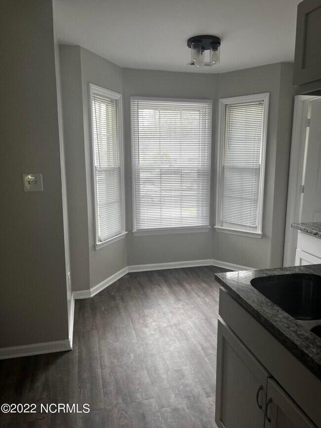 Building Photo - 1516 Tramway Ct