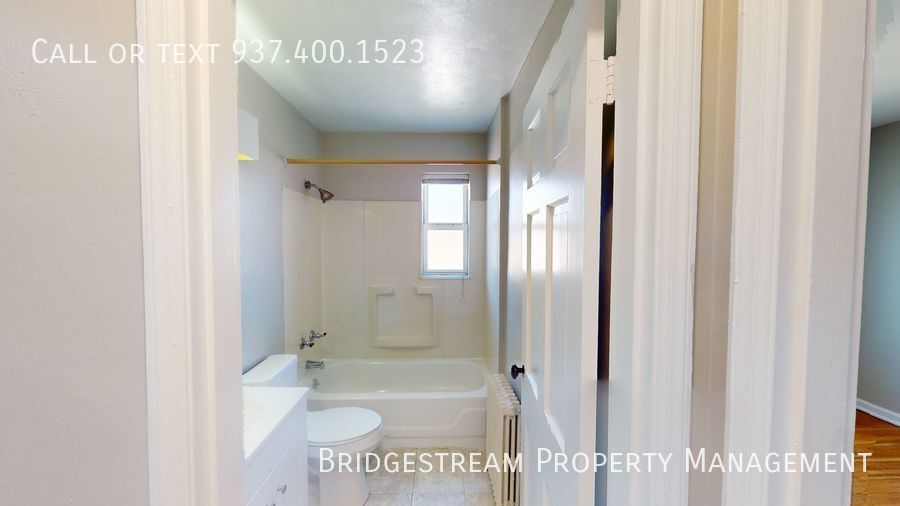 Building Photo - Upper level 1 bedroom, 1 bath unit in Kett...