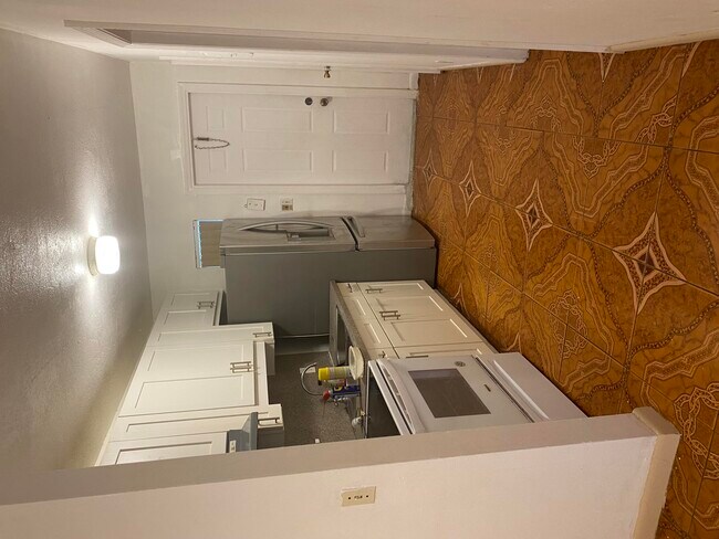 Foto del edificio - 519 NW 21st Terrace