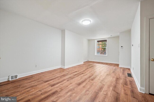 Building Photo - 609 N 34th St