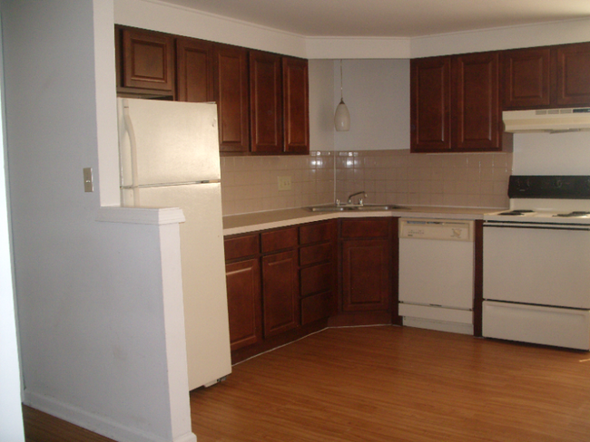 Building Photo - 6 Losson Garden Dr
