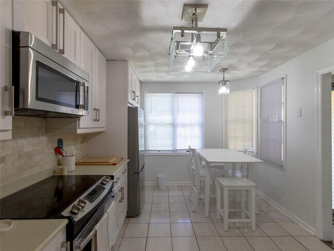 Building Photo - 58 Scenic Dr