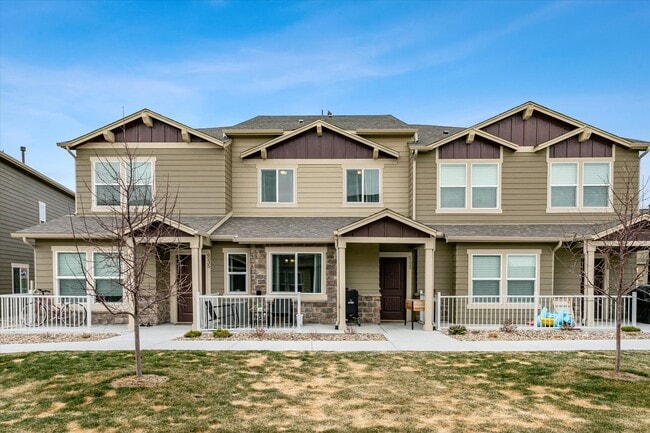 Charming Townhome in East Widefield! - Charming Townhome in East Widefield!