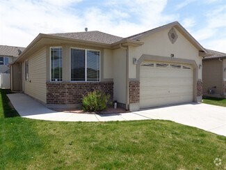 Building Photo - 738 Skipton Dr W