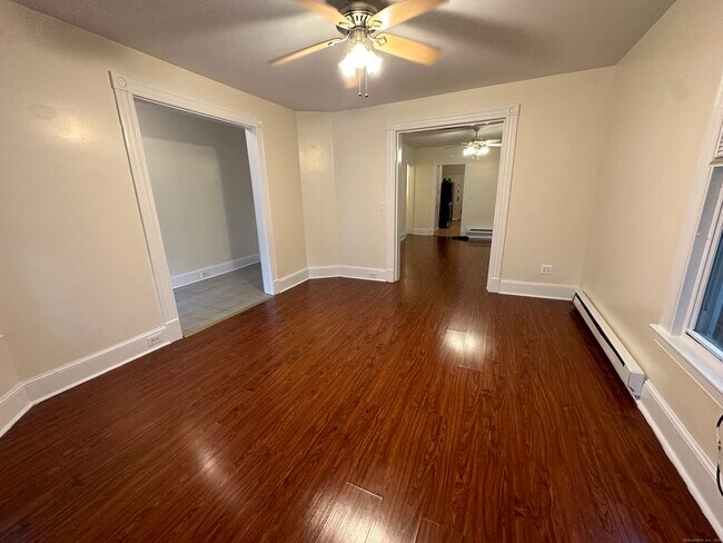 Foto del edificio - 217 Woodlawn Terrace