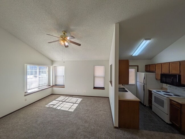 Building Photo - 4 Bedrooms In Cimarron Hills