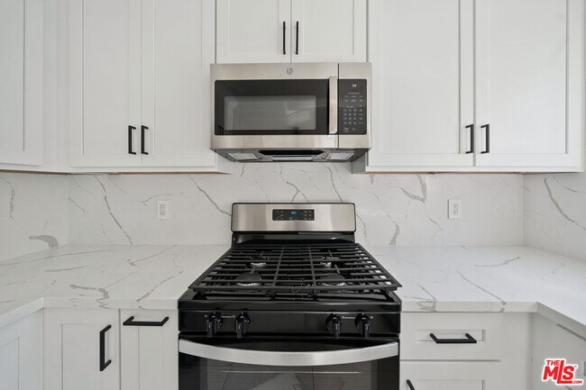 Foto del edificio - 1027 N Gardner St