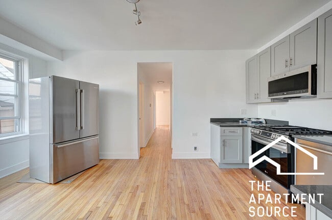 Building Photo - 2540 N Lawndale Ave