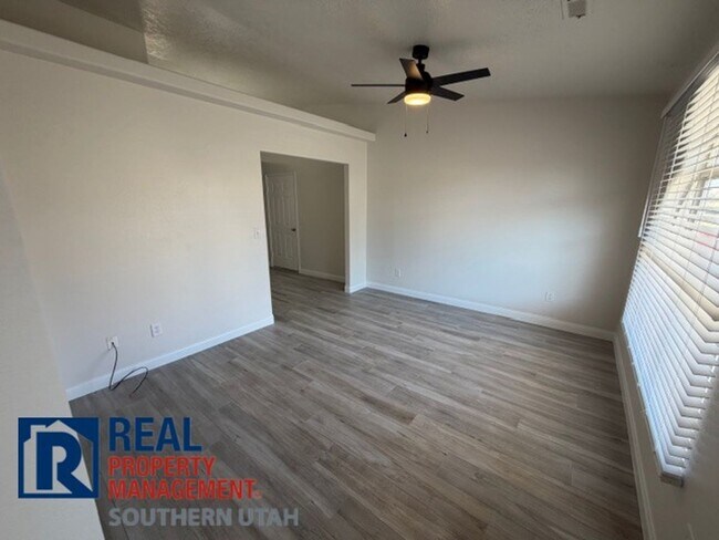 Foto del edificio - Remolded 3 Bedroom near Costco