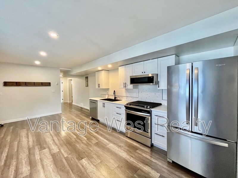 10930 Darlene Rd, Lake Country, BC V4V 1Y3 House for Rent in Lake