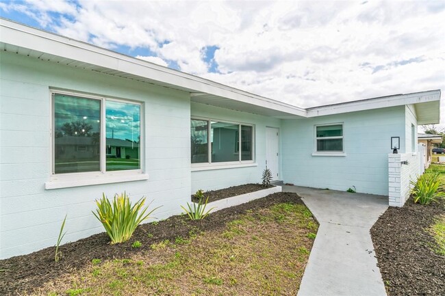 Building Photo - 3316 Port Charlotte Blvd