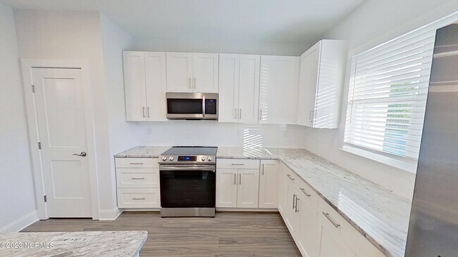 Foto del edificio - 8742 Sandy Rdg Lp