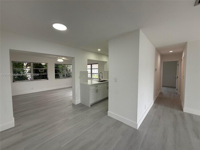 Foto del edificio - 7311 NW 57th Dr