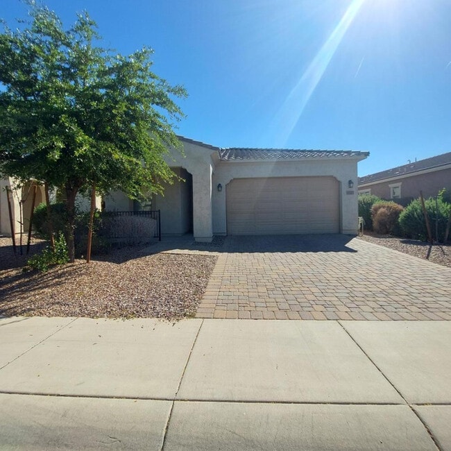 Building Photo - 1025 S 200th Ln