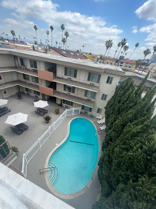 Building Photo - 430 S Gramercy Pl