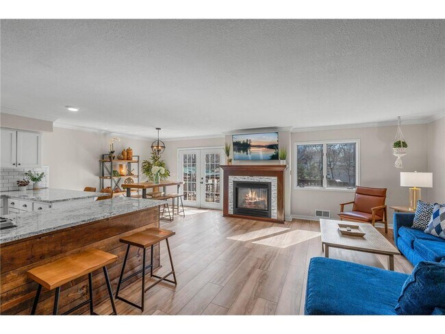 Building Photo - 540 Orchid Ln N