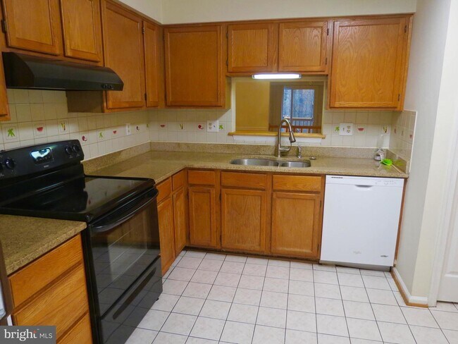 Building Photo - 13671 Cedar Creek Ln