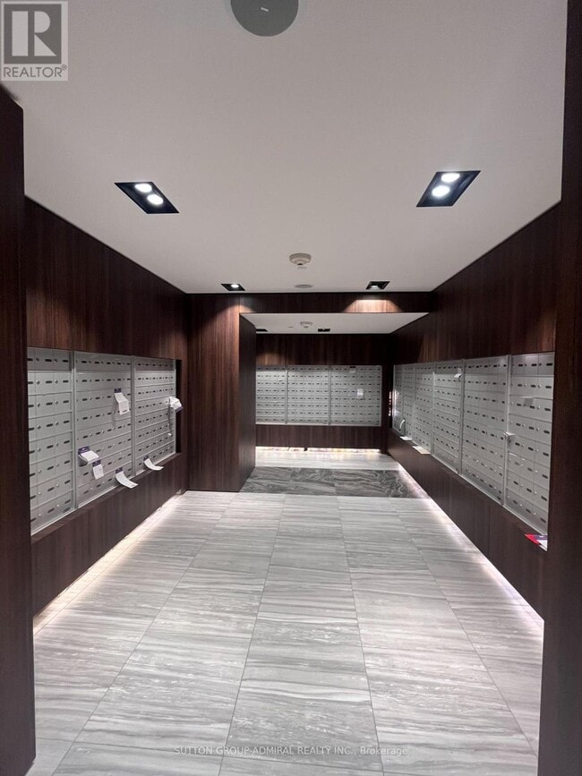 Photo du bâtiment - 1 Yorkville Ave