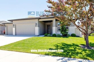 Building Photo - 9119 W Stirrup Dr