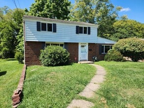 Building Photo - 179 McKenzie Dr
