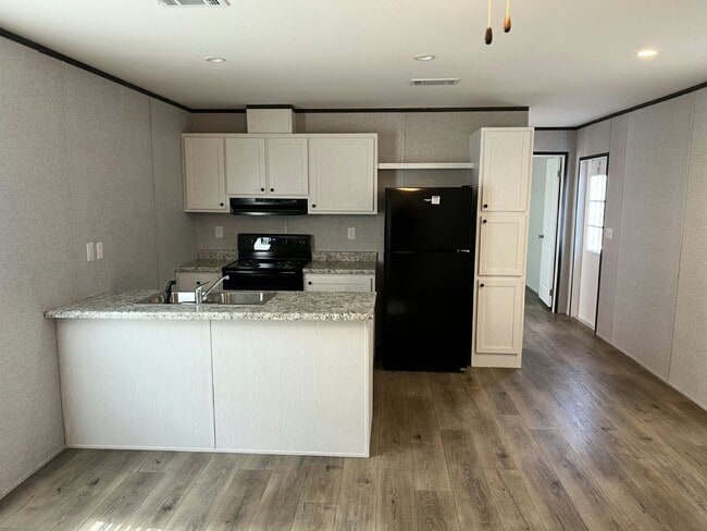 Building Photo - 17 Park Pl