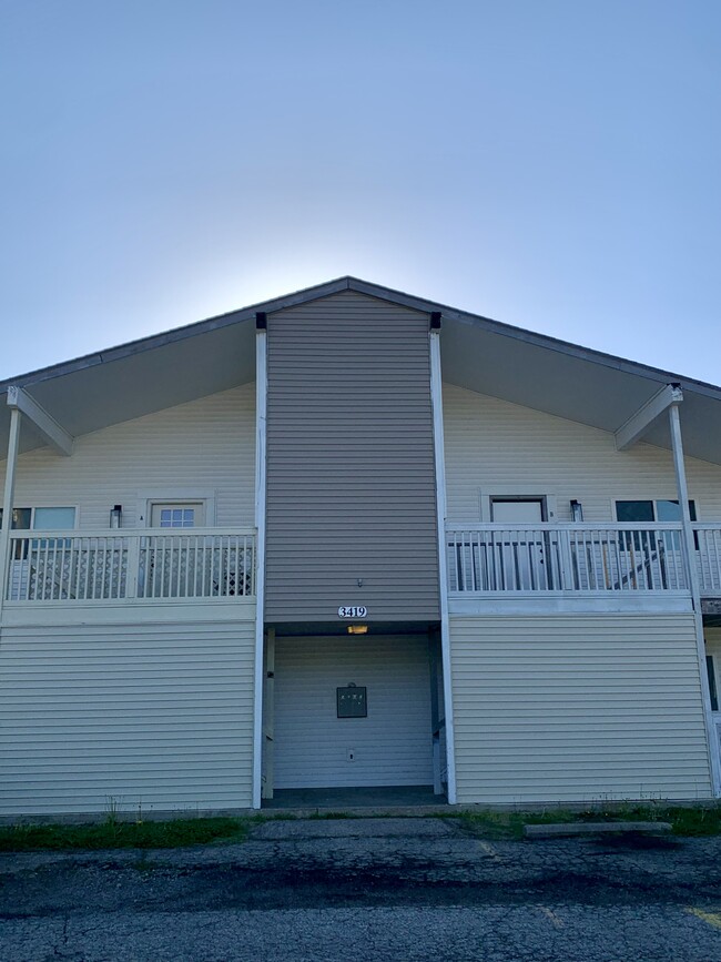 Building Photo - 3419 SW Gage Blvd