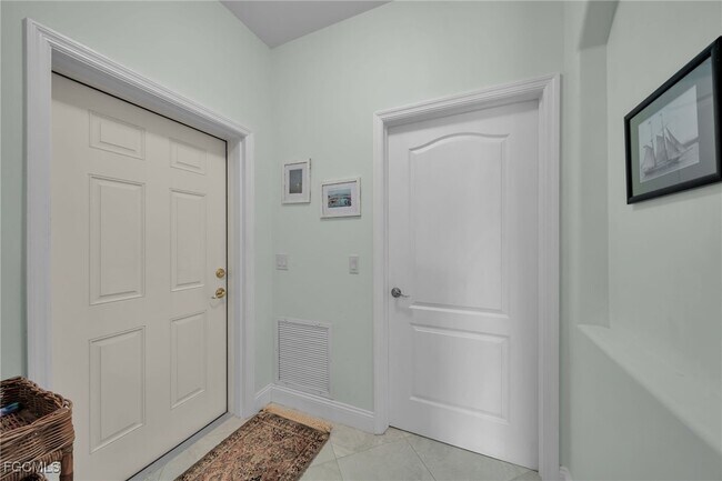 Foto del edificio - 13225 Silver Thorn Loop