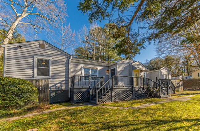 Building Photo - 160 Adams St