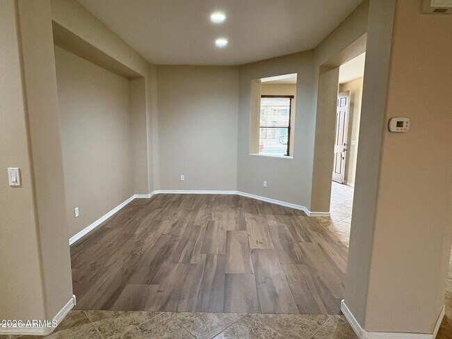 Foto del edificio - 15685 W Glenrosa Ave