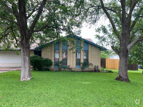 Building Photo - 209 Loesch Dr