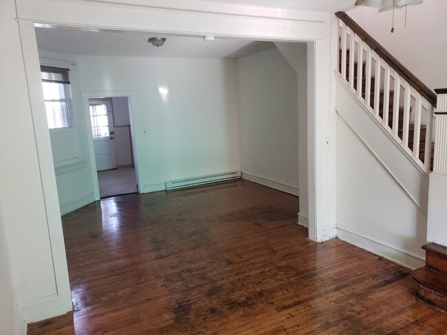 Foto del edificio - 6861 Upland St