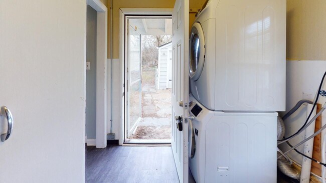 Foto del edificio - 2 Bed Home in Beaverdale area (Available March 15th)