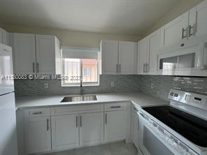 Building Photo - 2208 W 74th St
