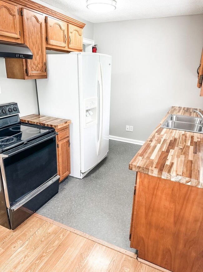 Foto del edificio - Charming 2 bedroom, 1 bathroom home locate...