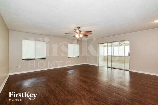 Foto del edificio - 6314 Gamble Dr