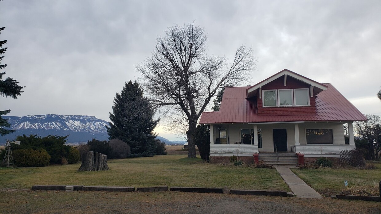 Primary Photo - Beautiful craftsman style farmhouse outsid...