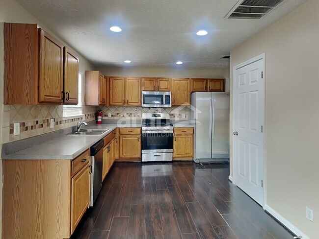 Foto del edificio - 450 Crested View Dr