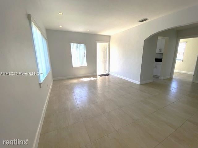 Building Photo - 2 br, 1 bath House - 3433 SW 16th St  1 Bath