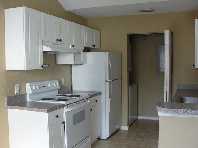 Building Photo - 843 Grand Regency Pointe