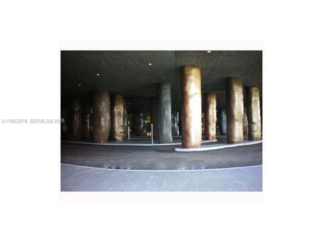 Building Photo - 475 Brickell Ave