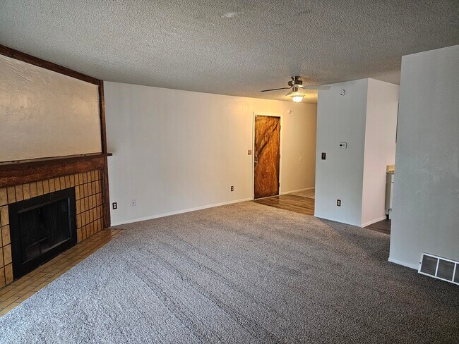 Building Photo - 980 Holli Springs Ln