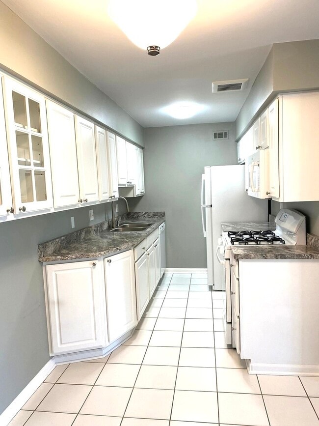 Foto del edificio - 1619 N Windsor Dr