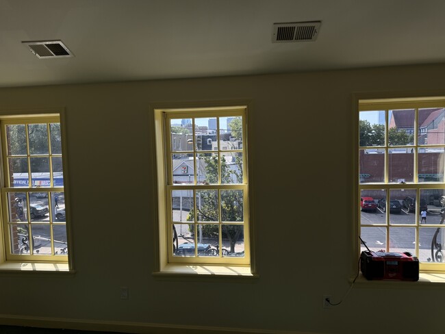 Building Photo - 2321 Fairmount Ave