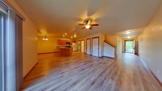 Foto del edificio - Beautiful 3 bedroom 2 1/4 bath townhouse in 4 Corners! Fenced backyard!